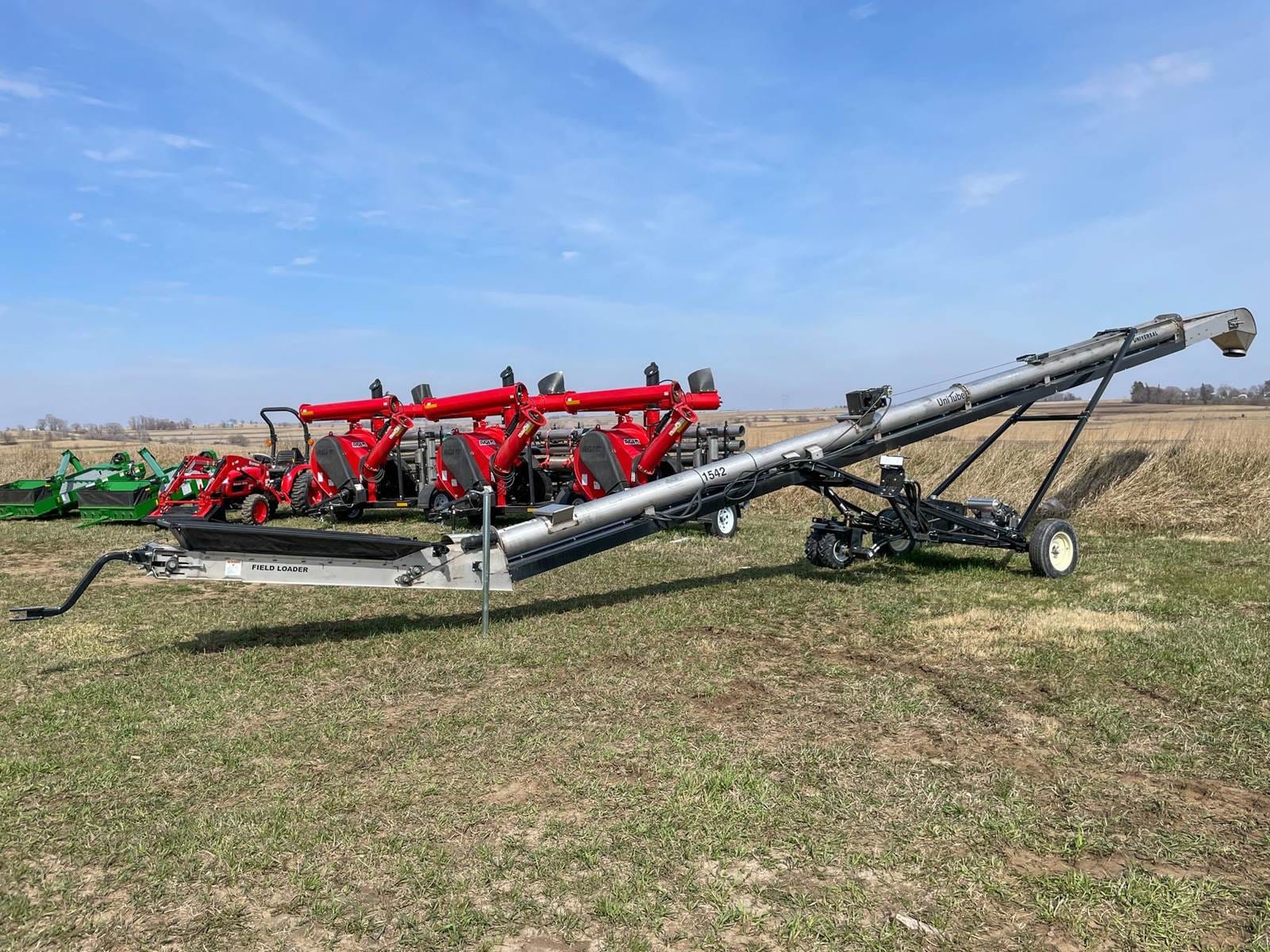 2024 Universal 1542 Equipment Image0