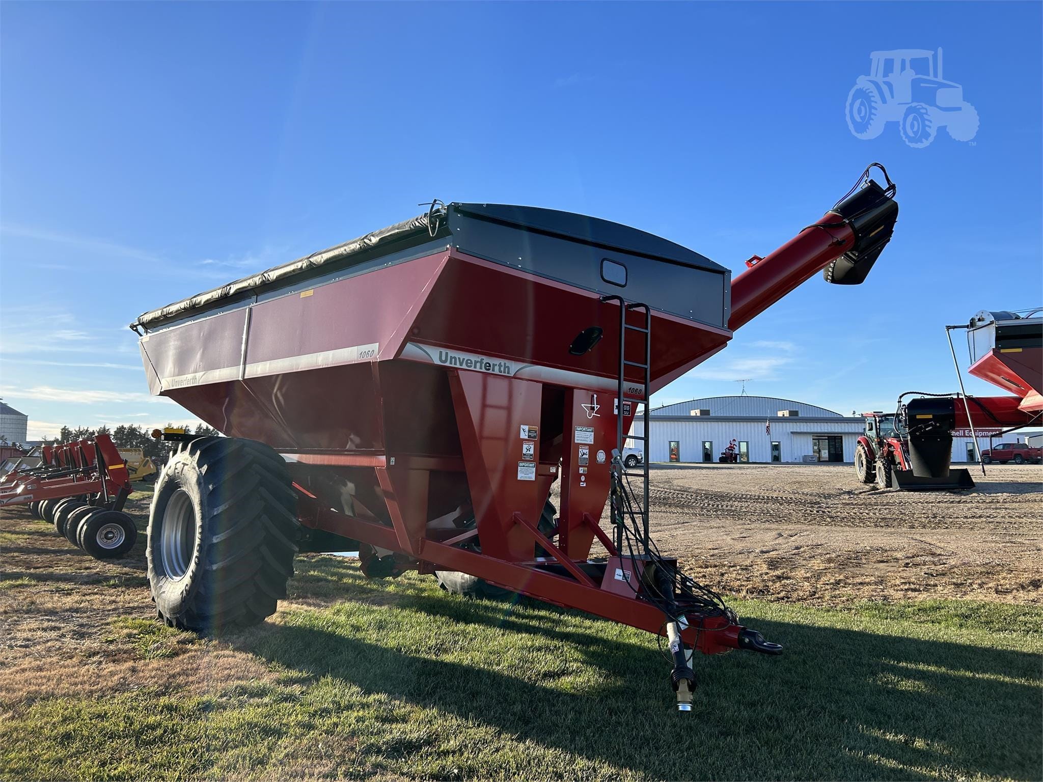 2023 Unverferth 1060 Equipment Image0