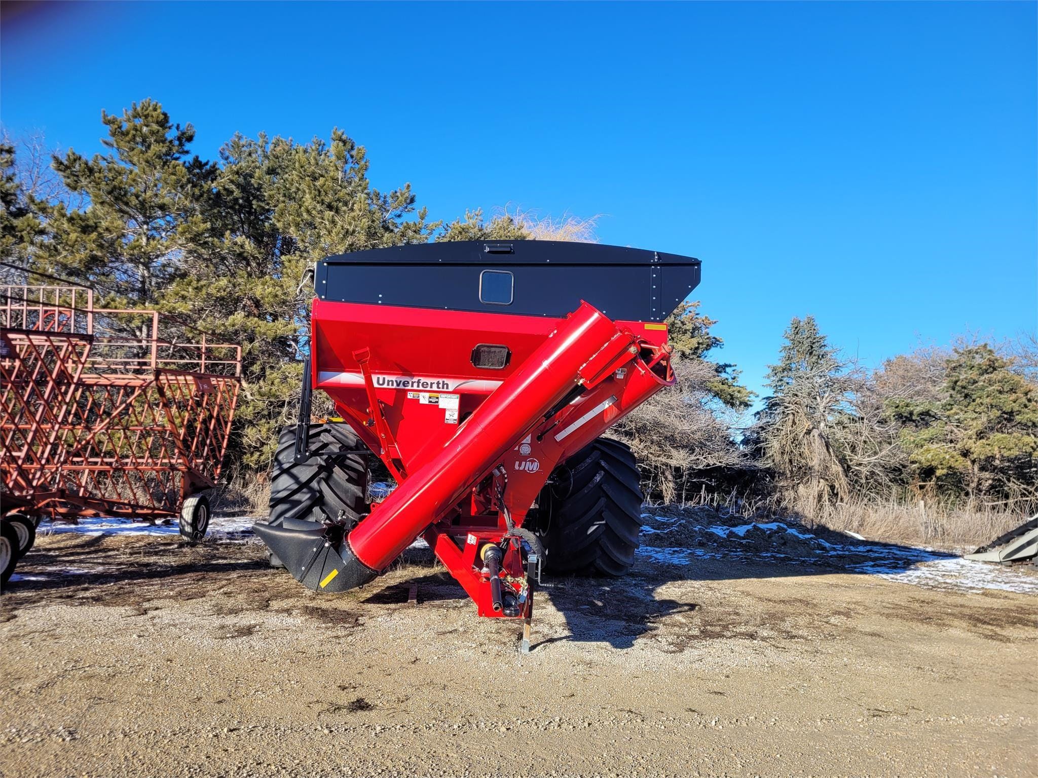 2023 Unverferth 1119 Equipment Image0