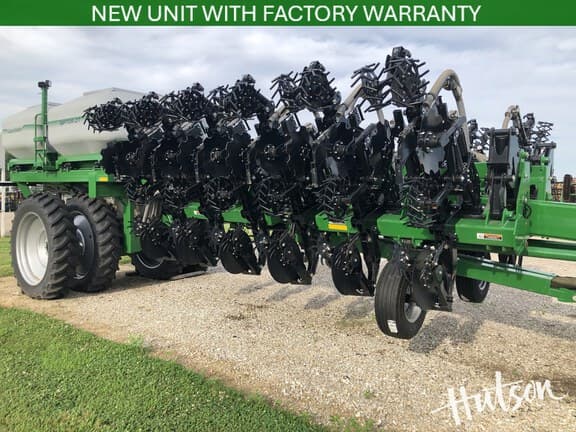 Image of Unverferth Raptor 2030DT Primary image