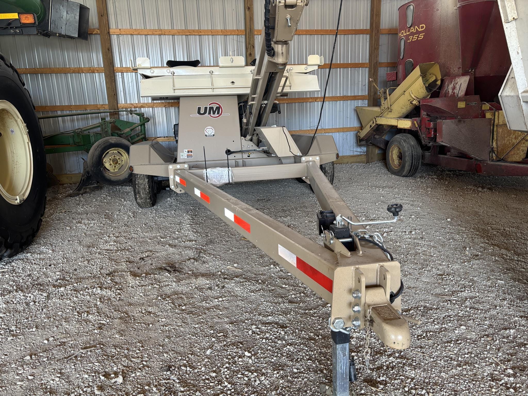 2023 Unverferth Seed Pro 210 Equipment Image0