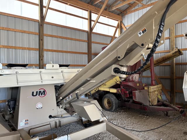 Image of Unverferth Seed Pro 210 equipment image 2