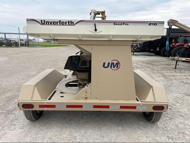 Image of Unverferth Seed Pro 210 equipment image 3
