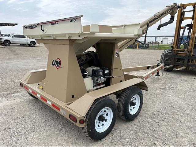 Image of Unverferth Seed Pro 210 equipment image 2