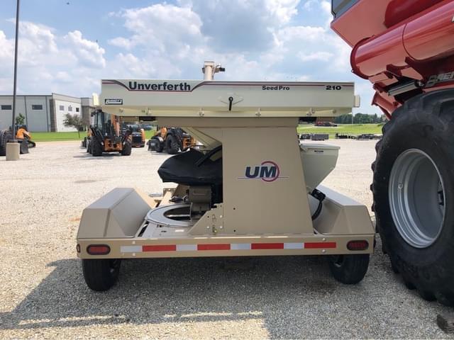 Image of Unverferth Seed Pro 210 equipment image 3
