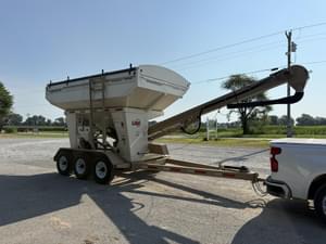 2023 Unverferth Seed Runner 3755 Image