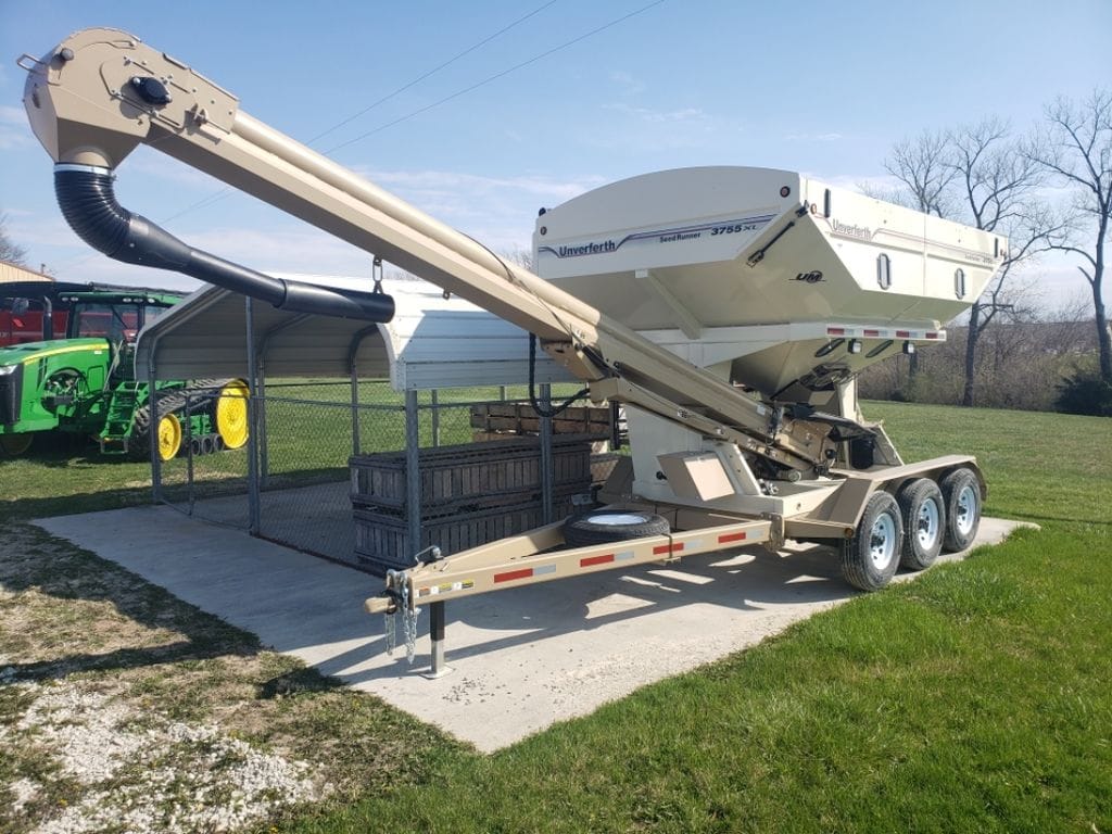 2023 Unverferth Seed Runner 3755XL Equipment Image0