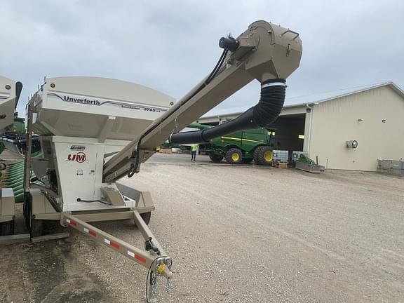 Image of Unverferth Seed Runner 3755XL equipment image 3