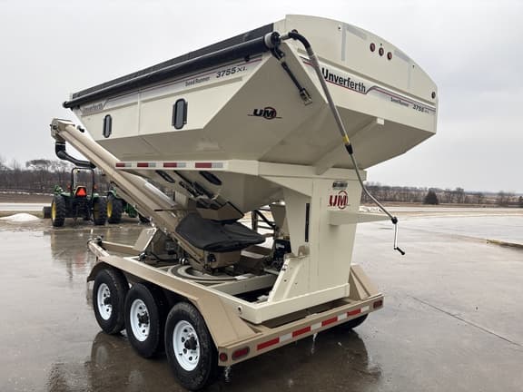 Image of Unverferth Seed Runner 3755XL equipment image 4