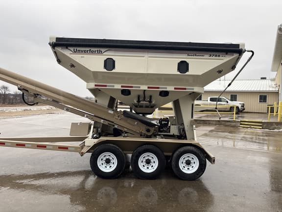 Image of Unverferth Seed Runner 3755XL equipment image 2
