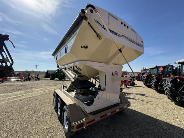 Image of Unverferth Seed Runner 3755XL equipment image 4
