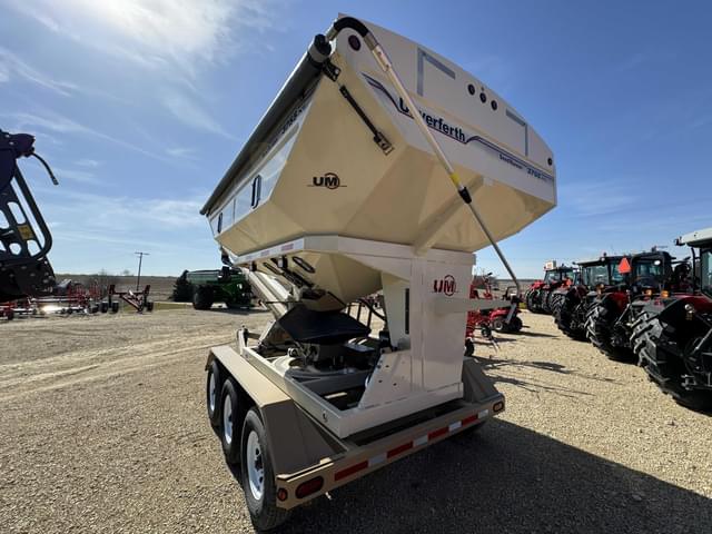 Image of Unverferth Seed Runner 3755XL equipment image 4