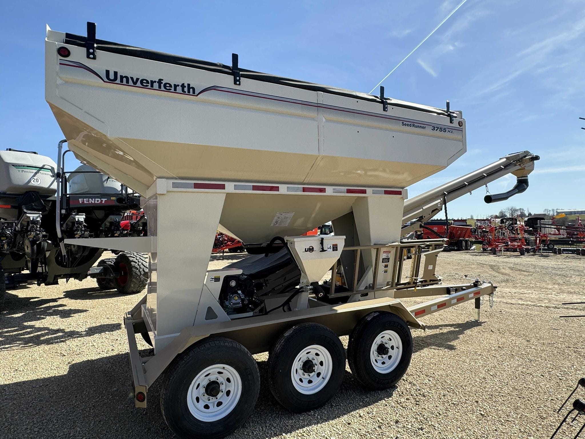 2023 Unverferth Seed Runner 3755XL Equipment Image0