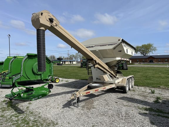 2023 Unverferth Seed Runner 3755XL Equipment Image0