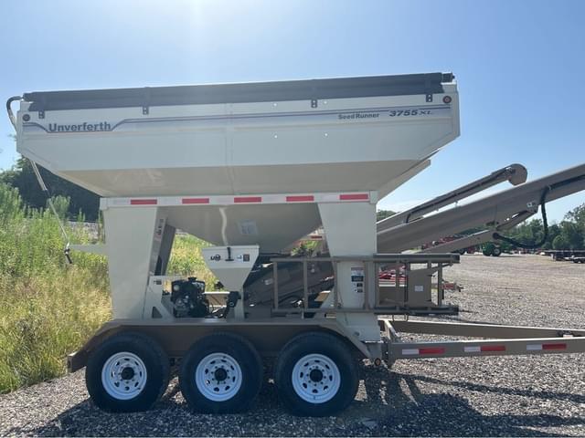 Image of Unverferth Seed Runner 3755XL equipment image 2
