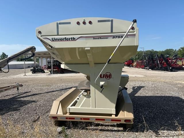Image of Unverferth Seed Runner 3755XL equipment image 4