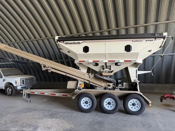 Image of Unverferth Seed Runner 3755XL equipment image 1