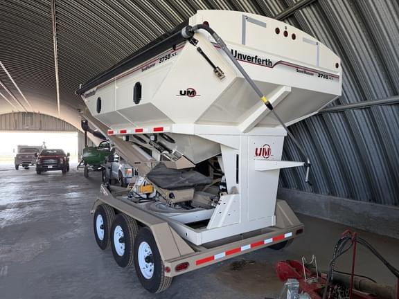 Image of Unverferth Seed Runner 3755XL equipment image 4