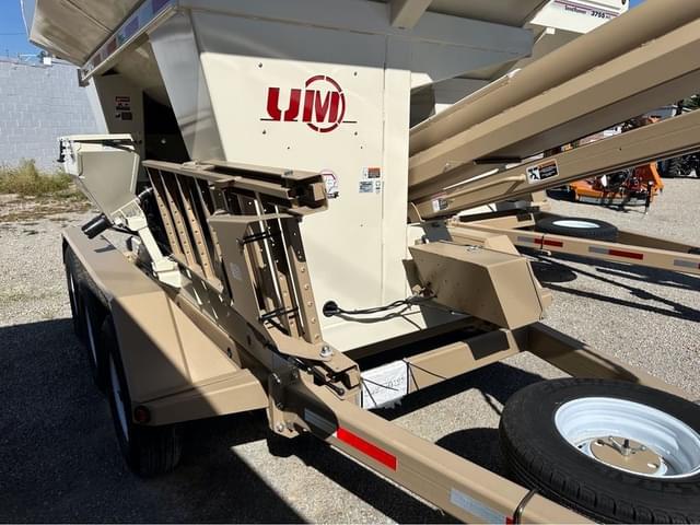 Image of Unverferth Seed Runner 3755XL equipment image 1