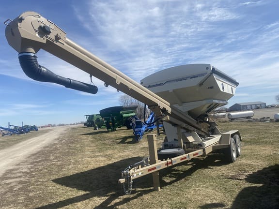 2023 Unverferth 3955DXL Equipment Image0