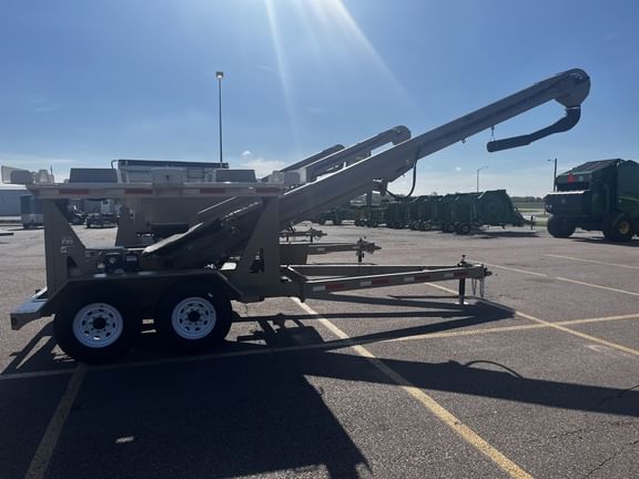 2023 Unverferth 410XL Equipment Image0