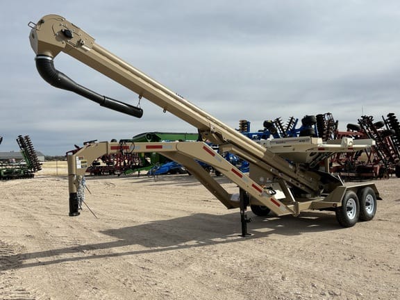 2023 Unverferth Seed Pro 410 Equipment Image0