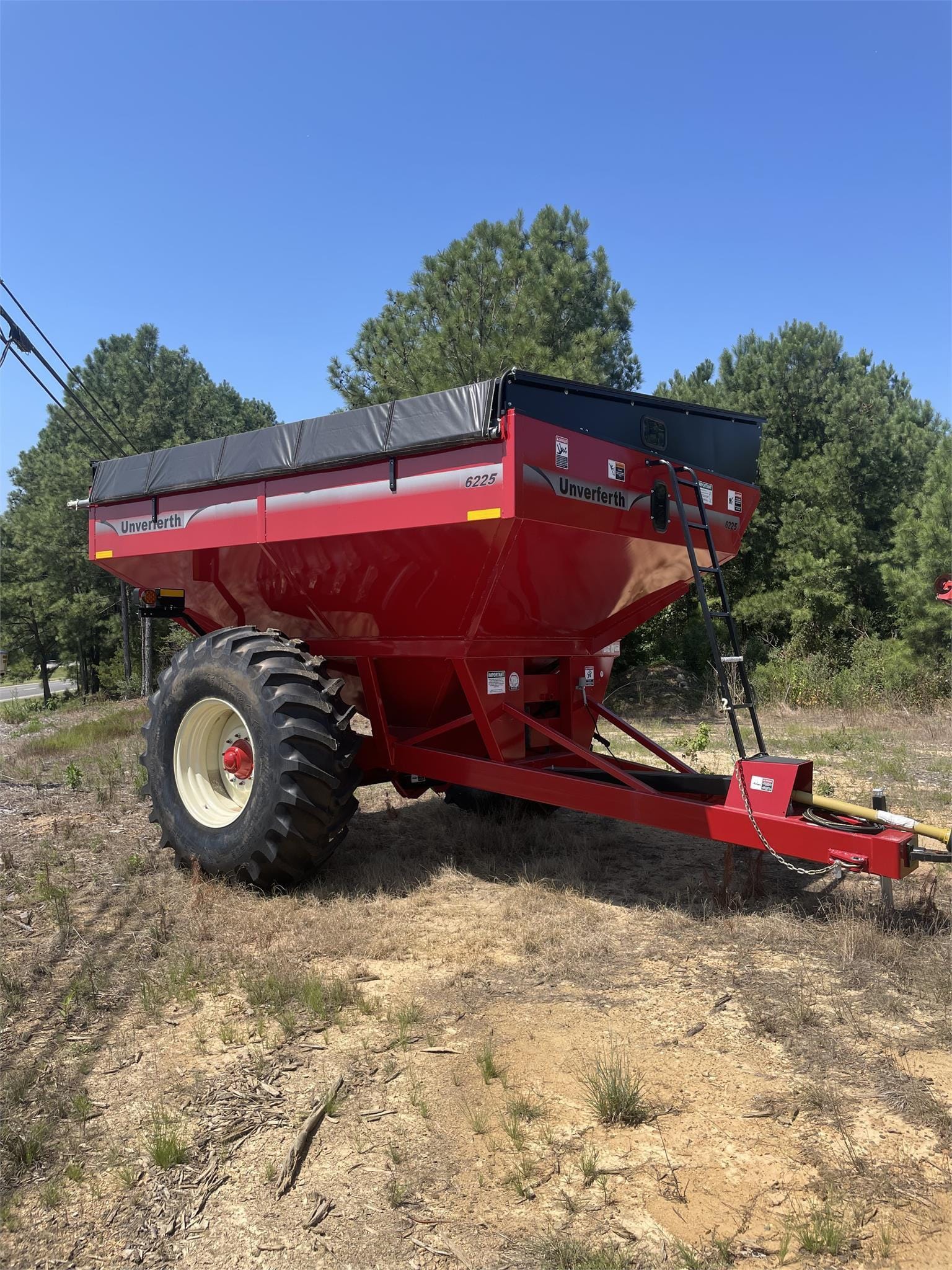 2023 Unverferth 6225 Equipment Image0
