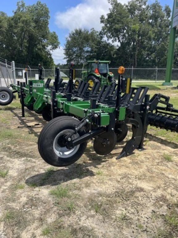 2023 Unverferth 632 Equipment Image0