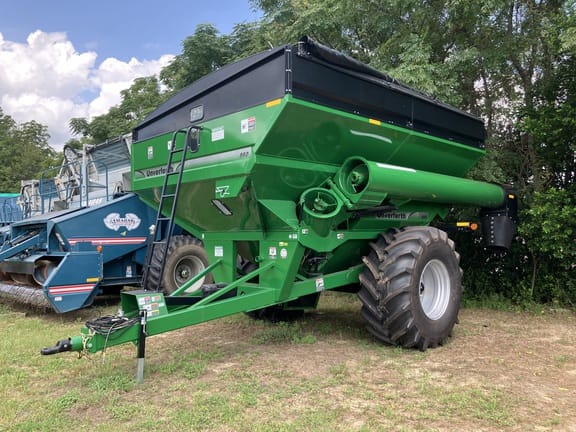 2023 Unverferth 860 Equipment Image0