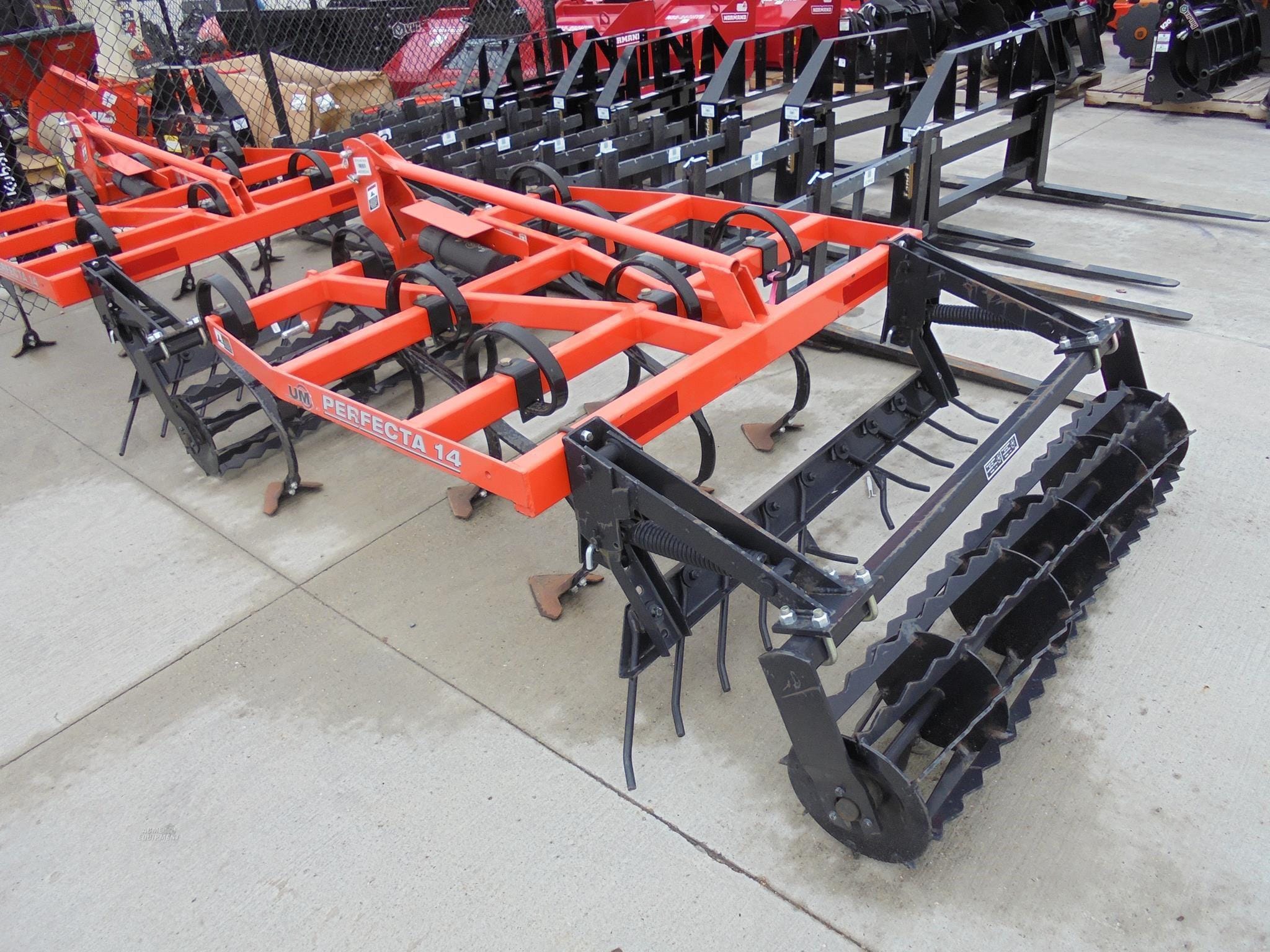 2023 Unverferth Perfecta 14 Equipment Image0