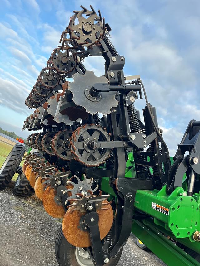 Image of Unverferth Raptor 2030LT equipment image 1