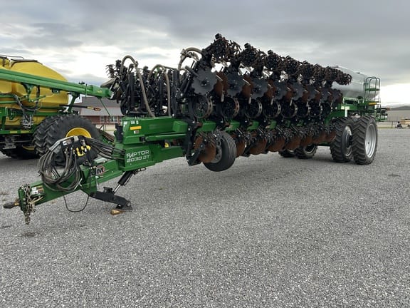 2023 Unverferth Raptor 2030DT Equipment Image0