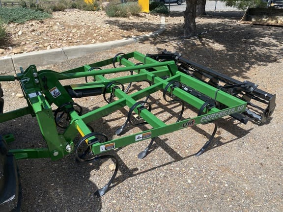 2023 Unverferth Perfecta 10 Equipment Image0