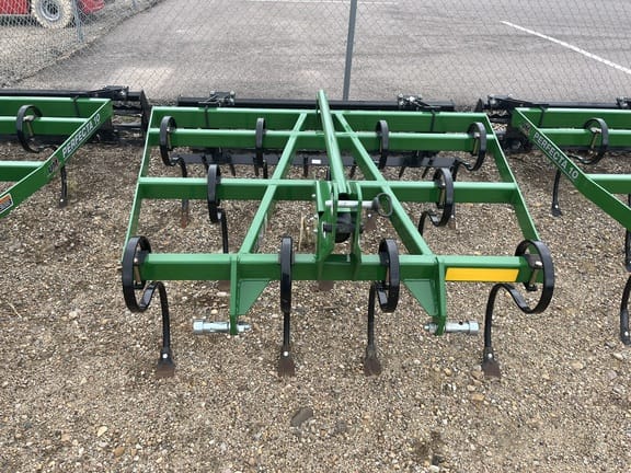 2023 Unverferth Perfecta 10 Equipment Image0