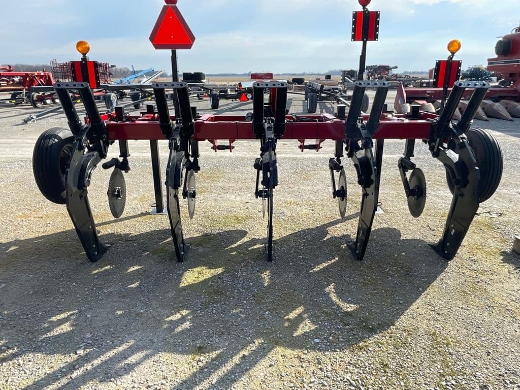 Image of Unverferth Zone-Builder 132 Image 1