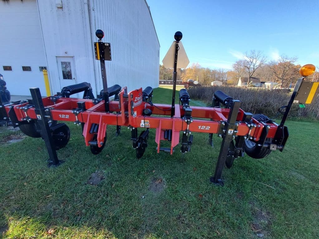 Image of Unverferth Zone-Builder 122 Image 1