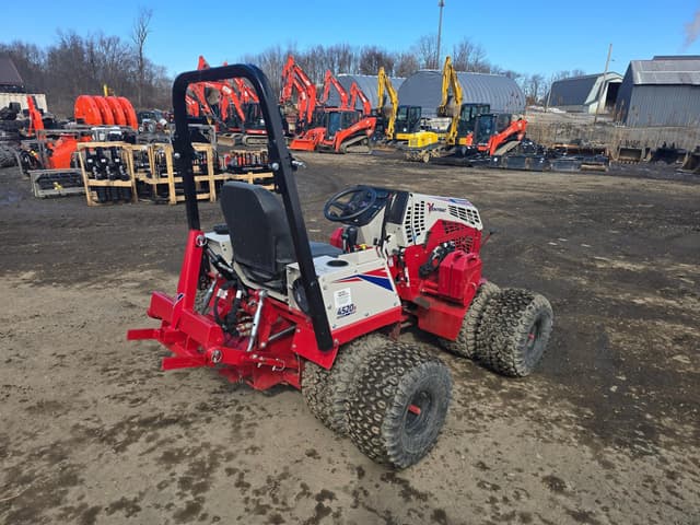 Image of Ventrac 4520N equipment image 4