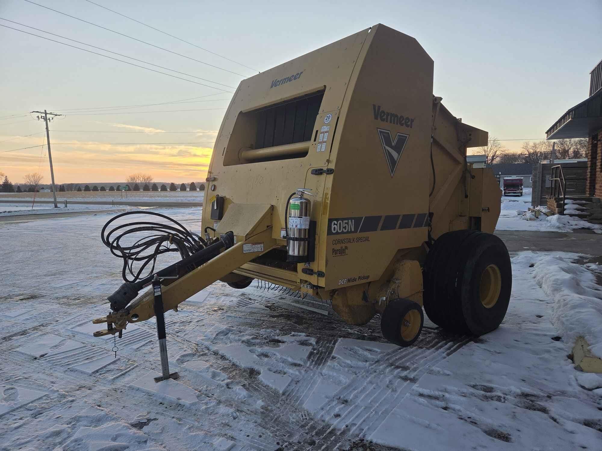 2023 Vermeer 605N Equipment Image0