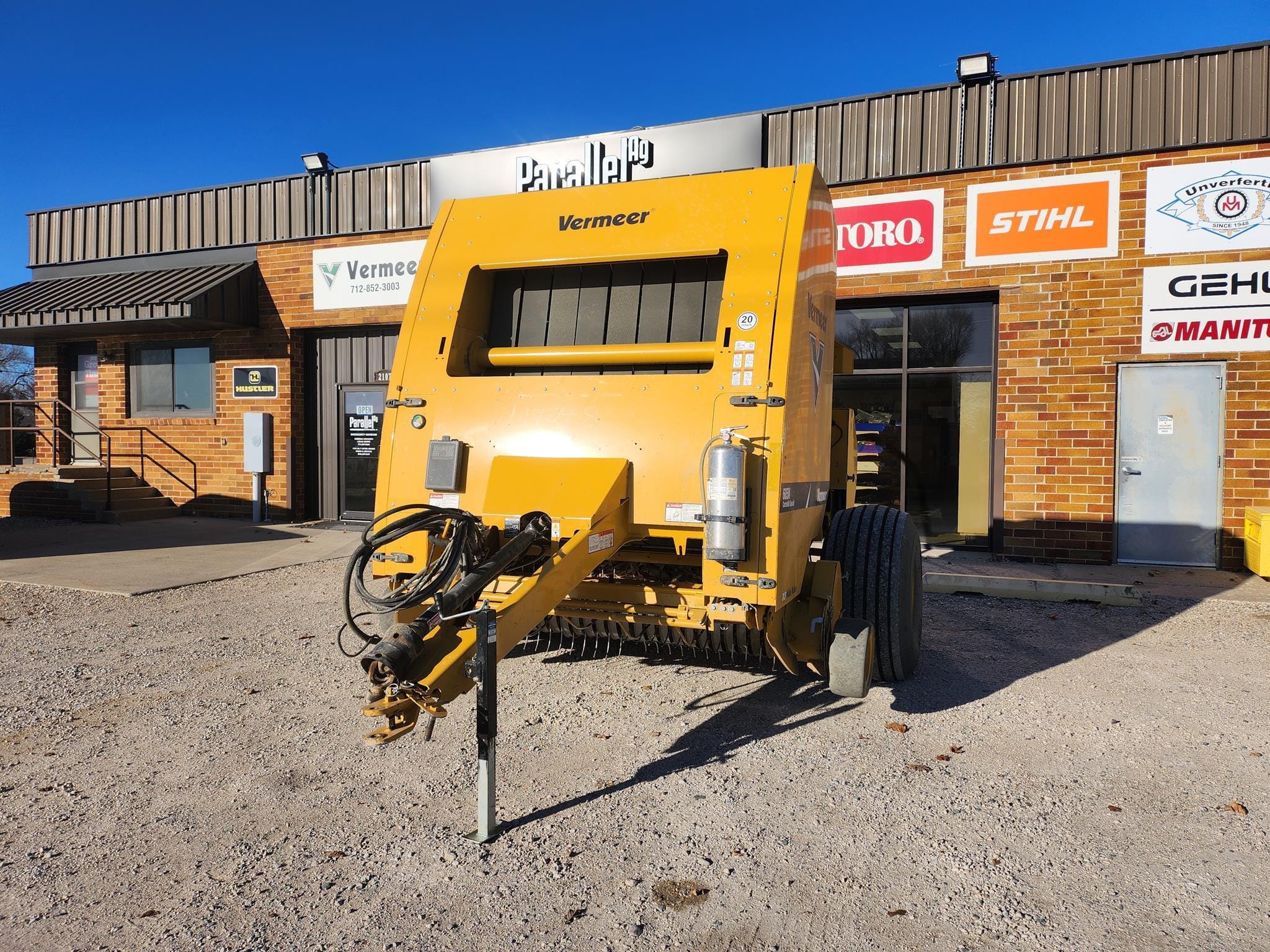 2023 Vermeer 605N Cornstalk Special Equipment Image0