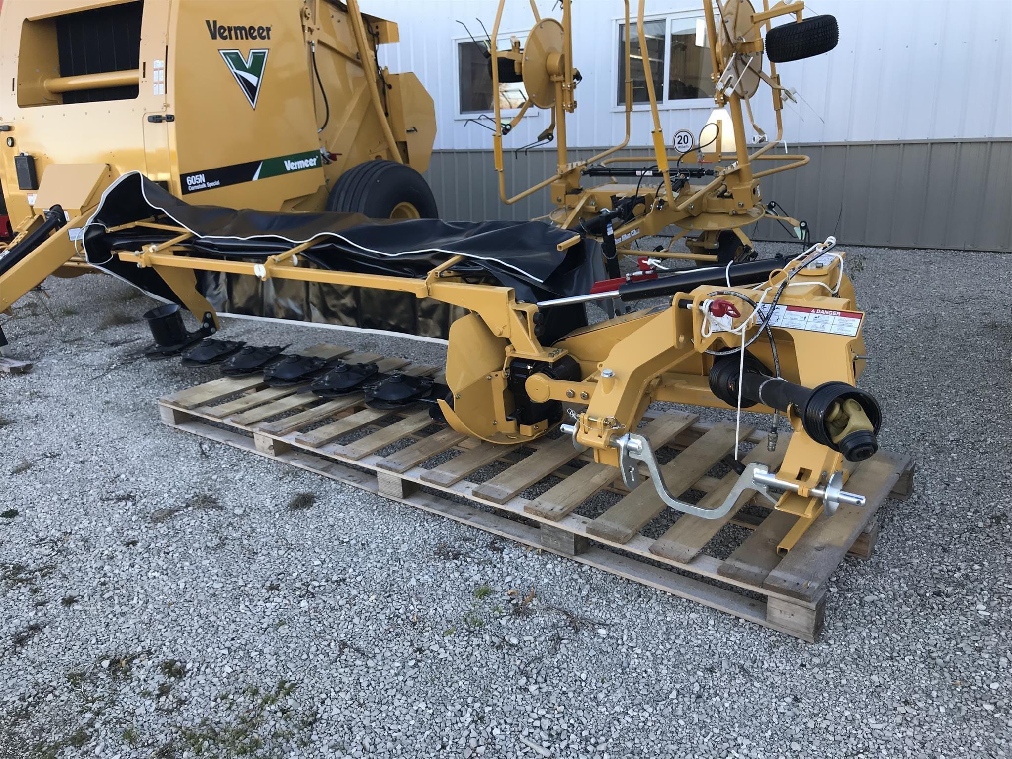 2023 Vermeer M7050 Equipment Image0