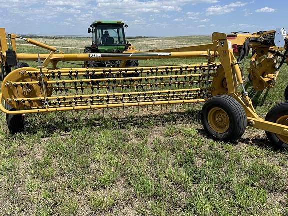 Image of Vermeer R2800 equipment image 4