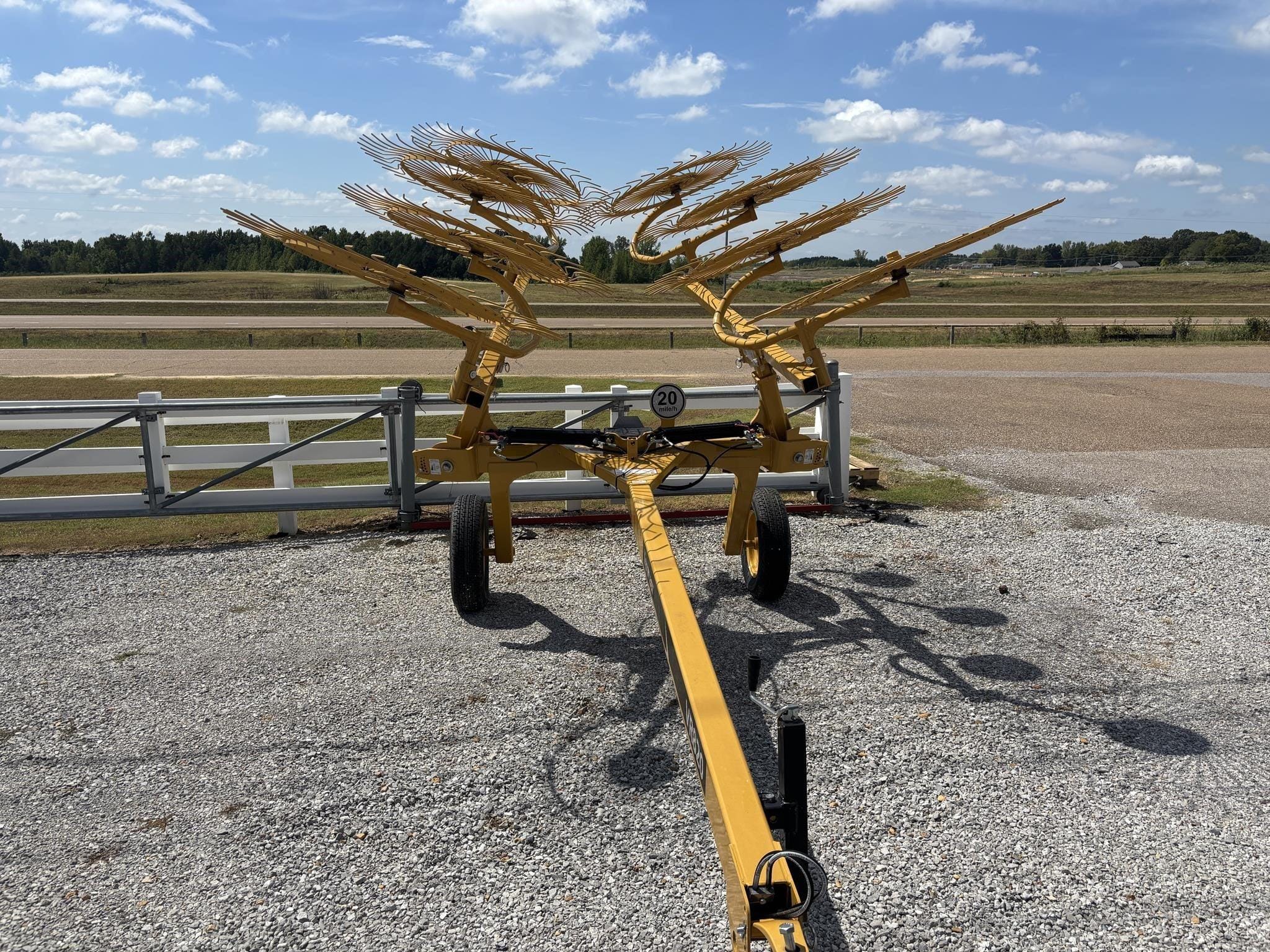 2023 Vermeer VR820 Equipment Image0