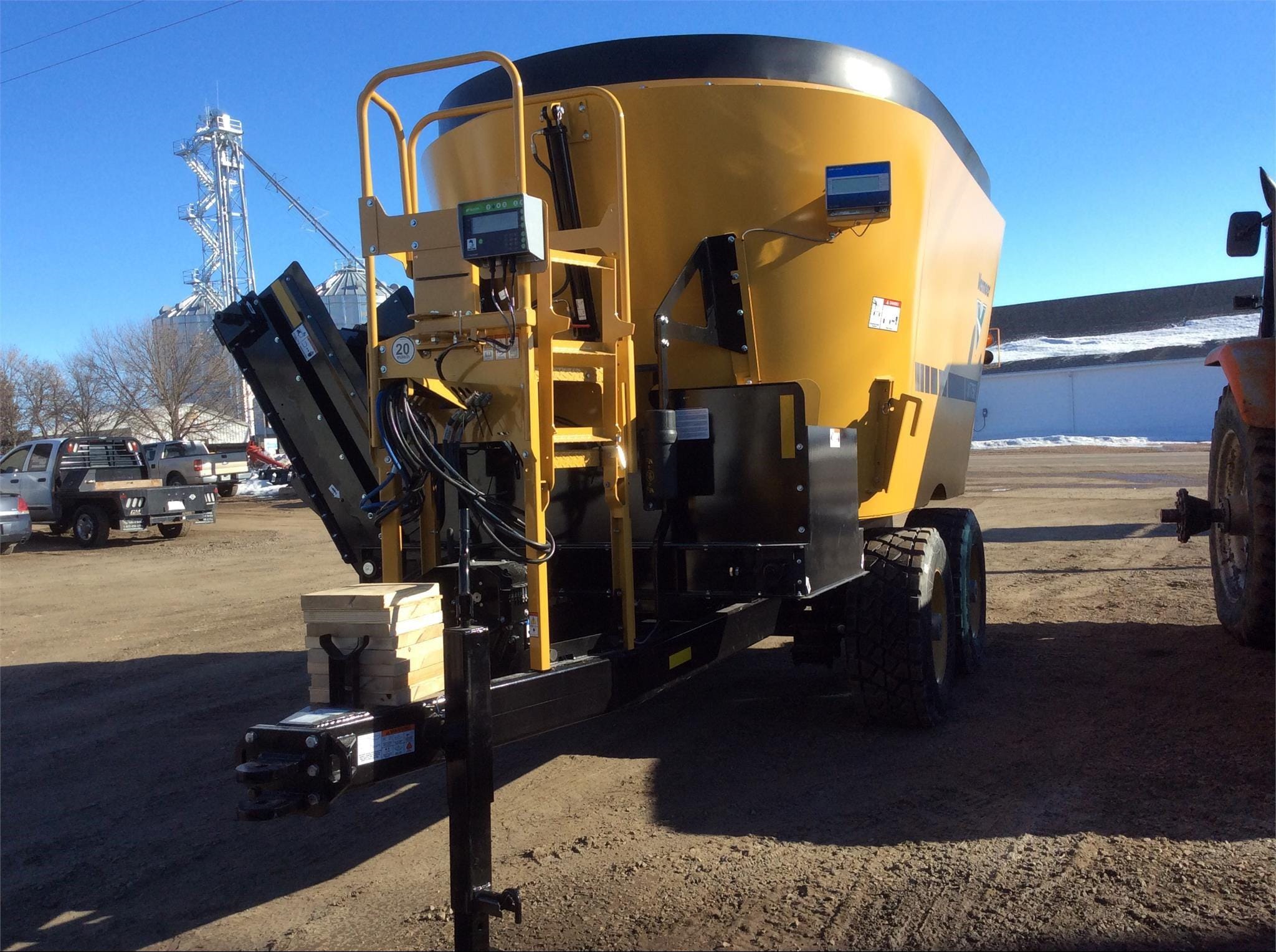 2023 Vermeer VT750 Equipment Image0