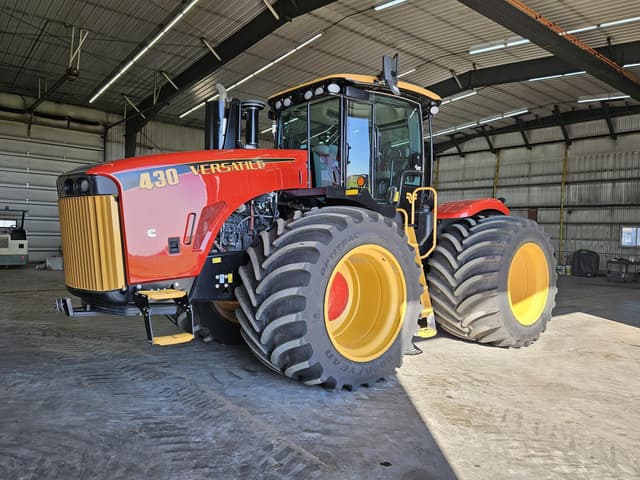 Image of Versatile 430 equipment image 1
