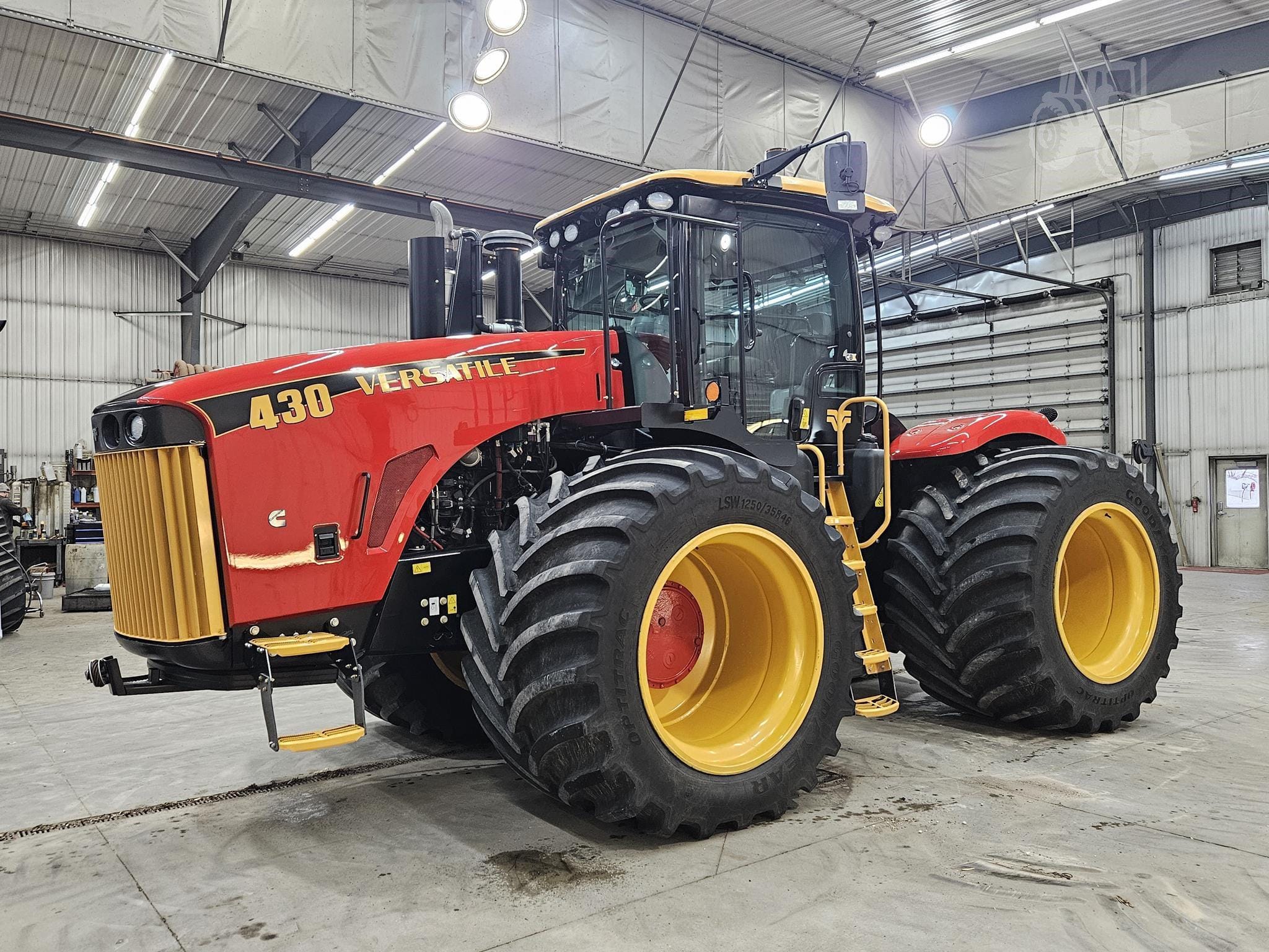 2023 Versatile 430 Equipment Image0