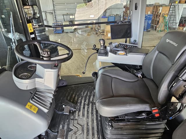 Image of Versatile 430 equipment image 4