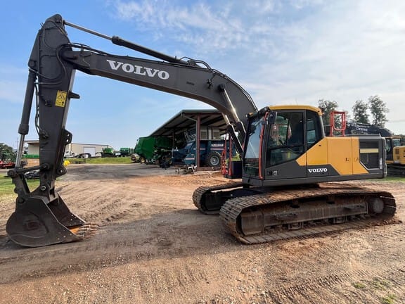 2023 Volvo EC200EL Equipment Image0