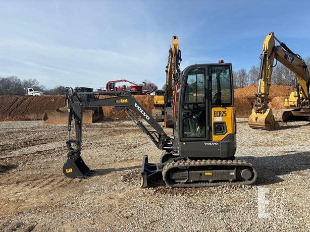 2023 Volvo ECR25D Equipment Image0