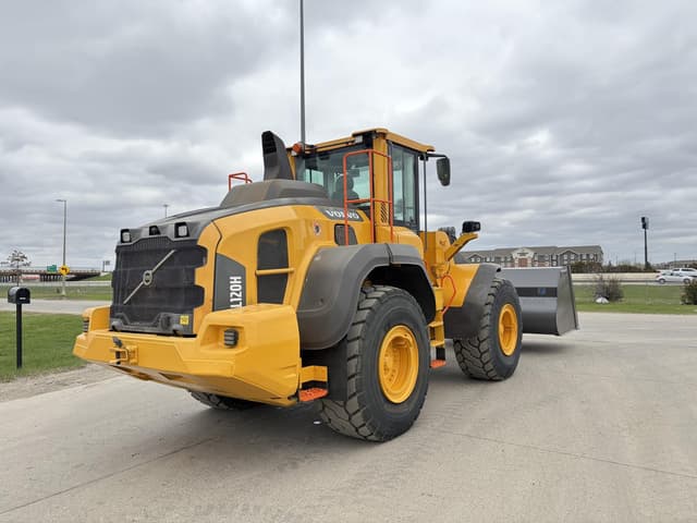 Image of Volvo L120H equipment image 3
