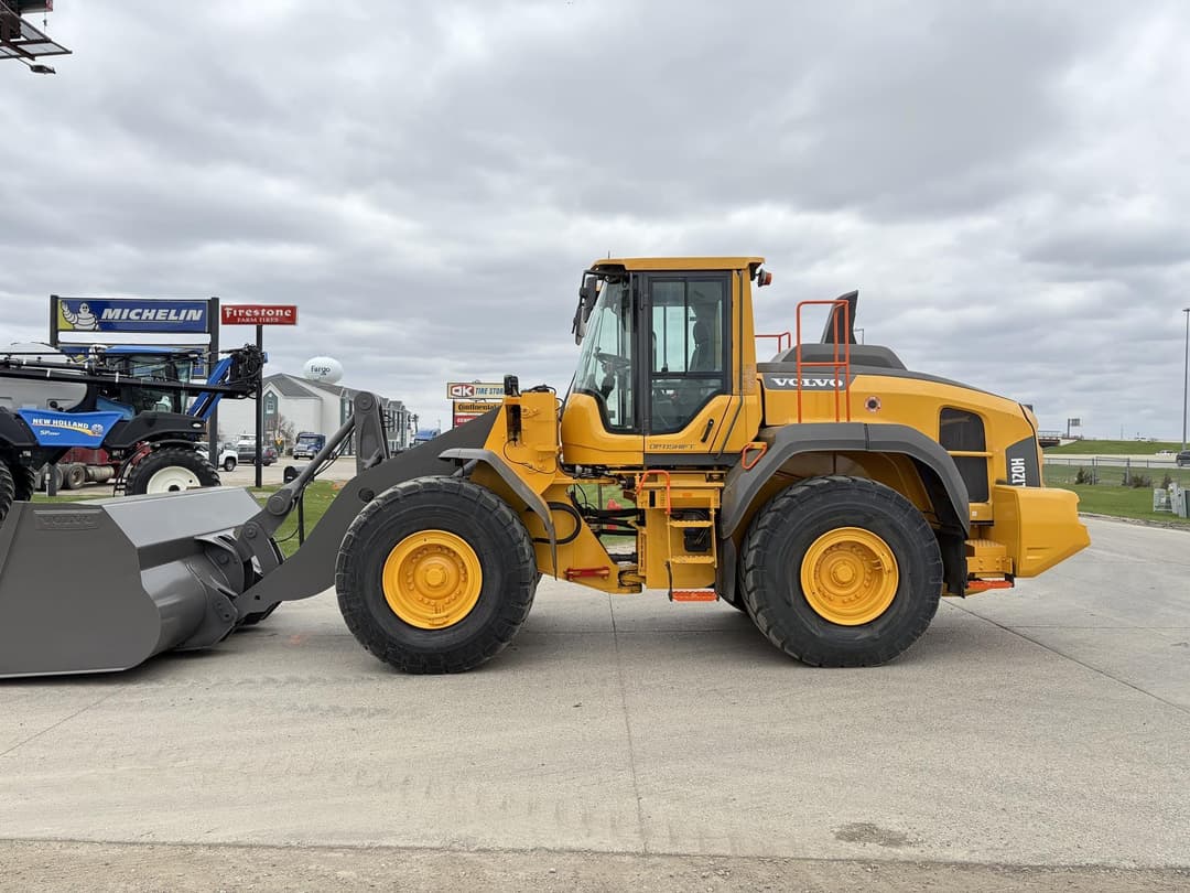 Image of Volvo L120H Primary image